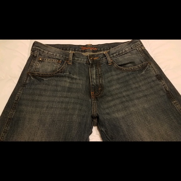 Wrangler Slim-Fit Jeans - Picture 3 of 4